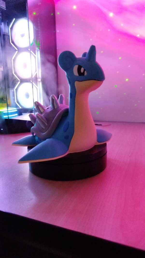 lapras pokemon echando humo