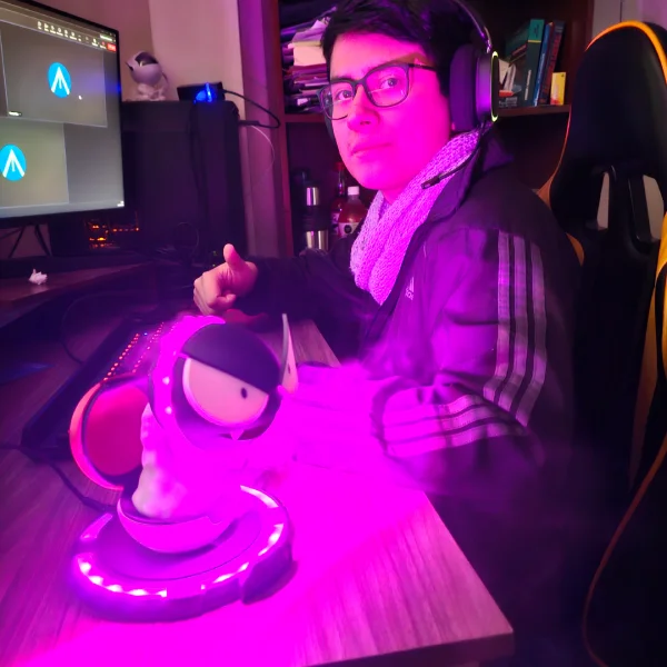 Alvaro dando reseña de gastly humidificador